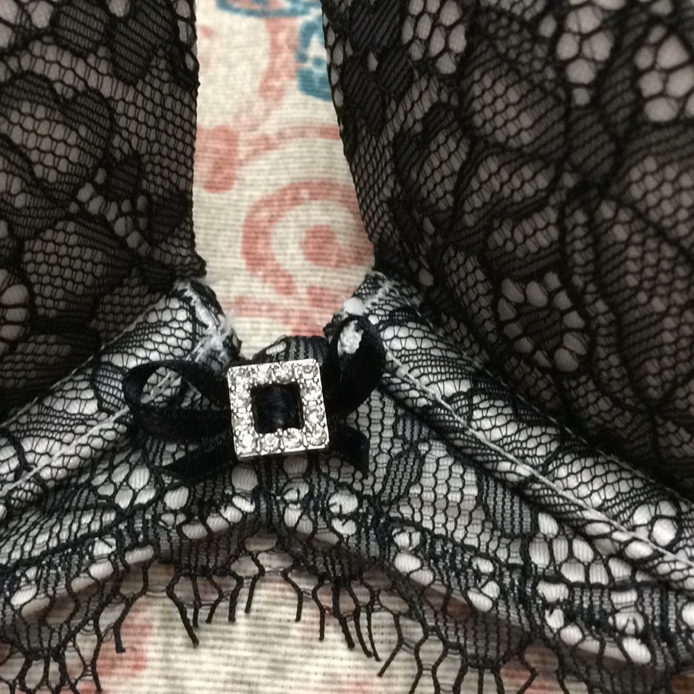 Victoria’s Secret miraculous plunge 34B adds 2 cup - Picture 5 of 8